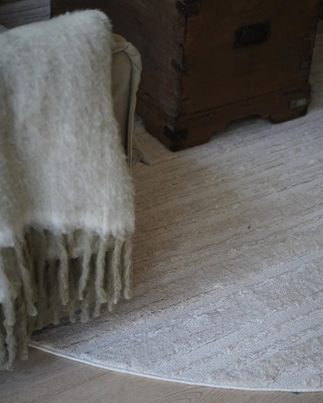 Leilani Ivory Cream Textured Round Rug