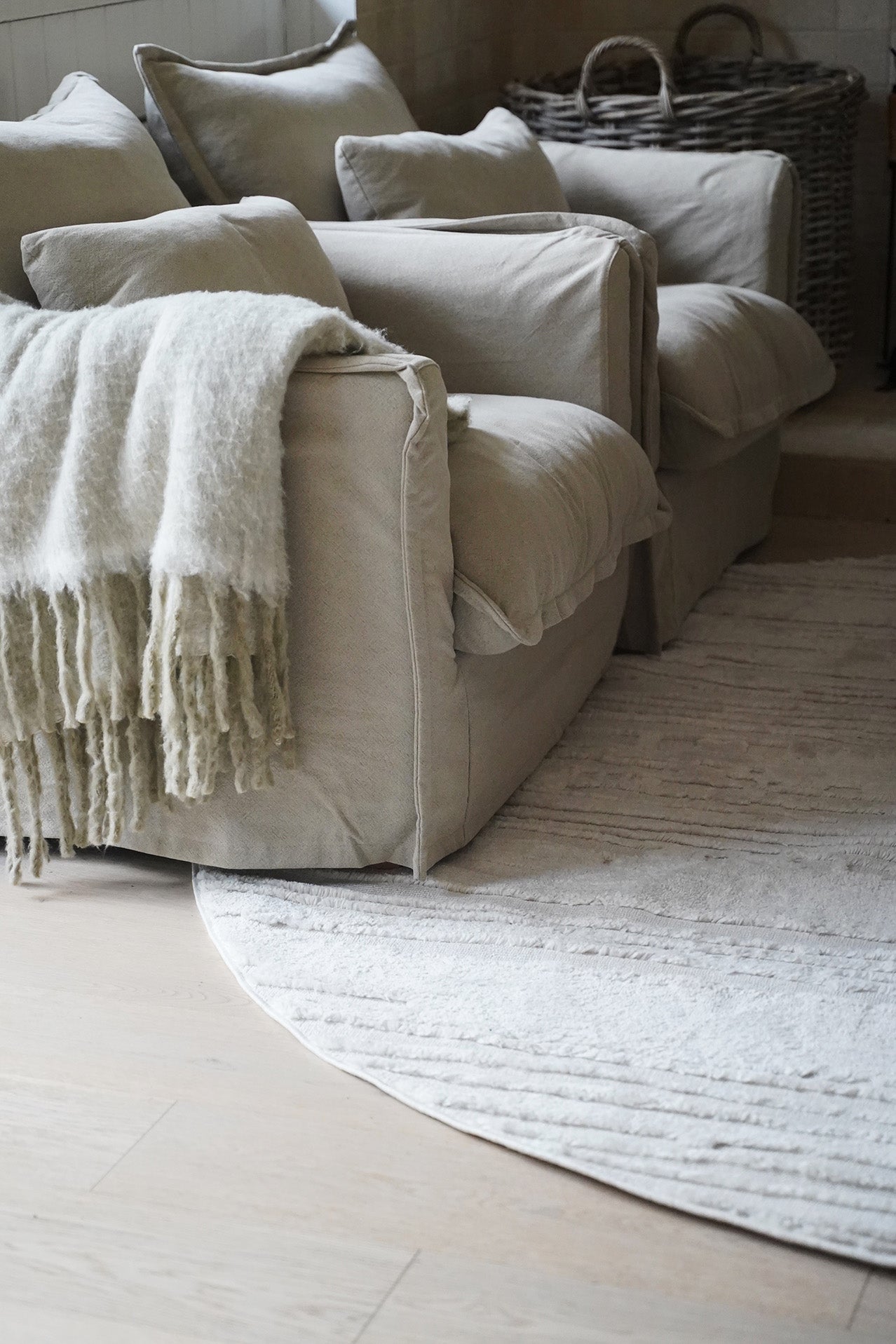 Leilani Ivory Cream Textured Round Rug