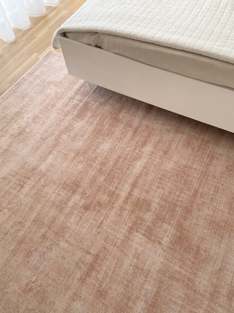 Lyla Blush Peach Distressed Viscose Rug