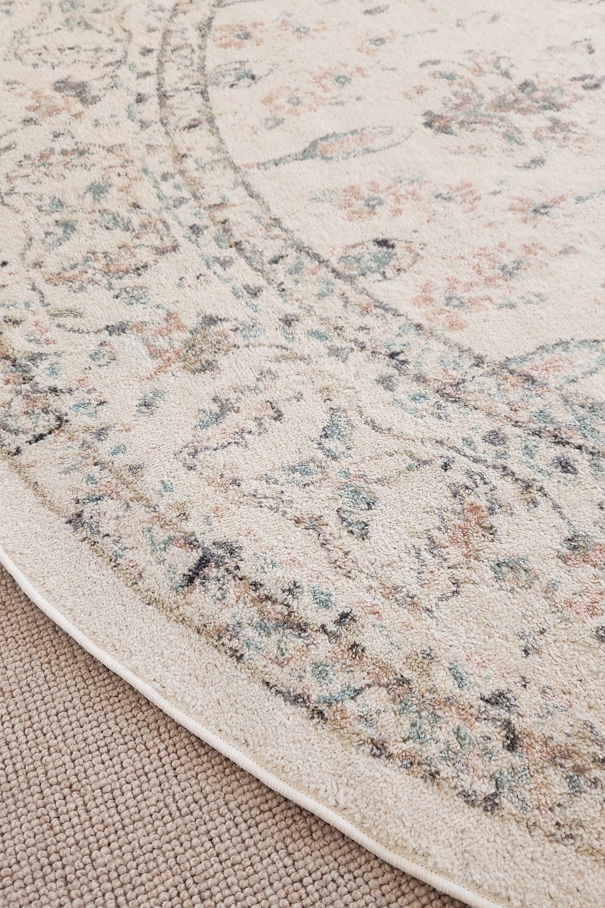 Maplewood Cream and Pink Traditional Round Rug