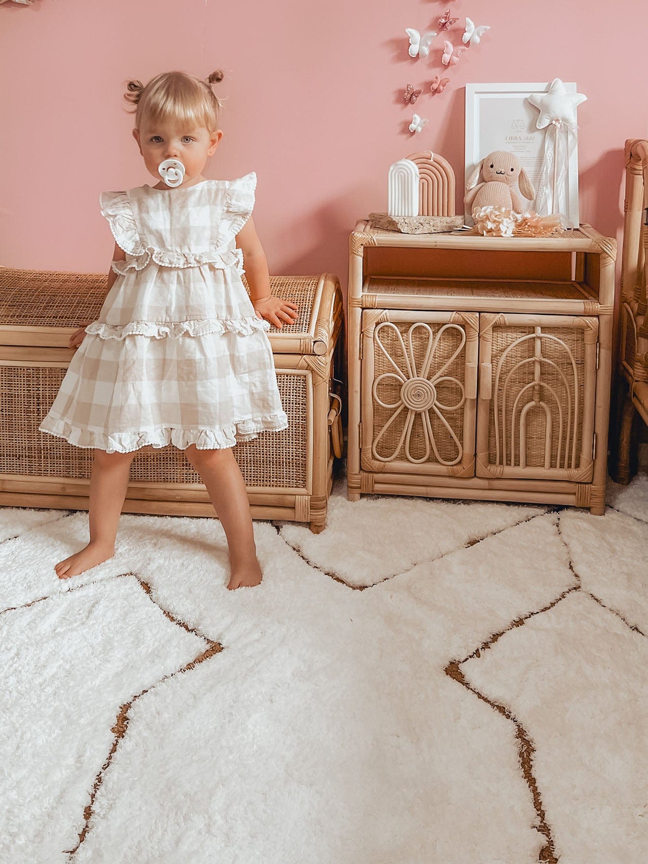 Nyla Cream and Gold Tribal Shag Rug