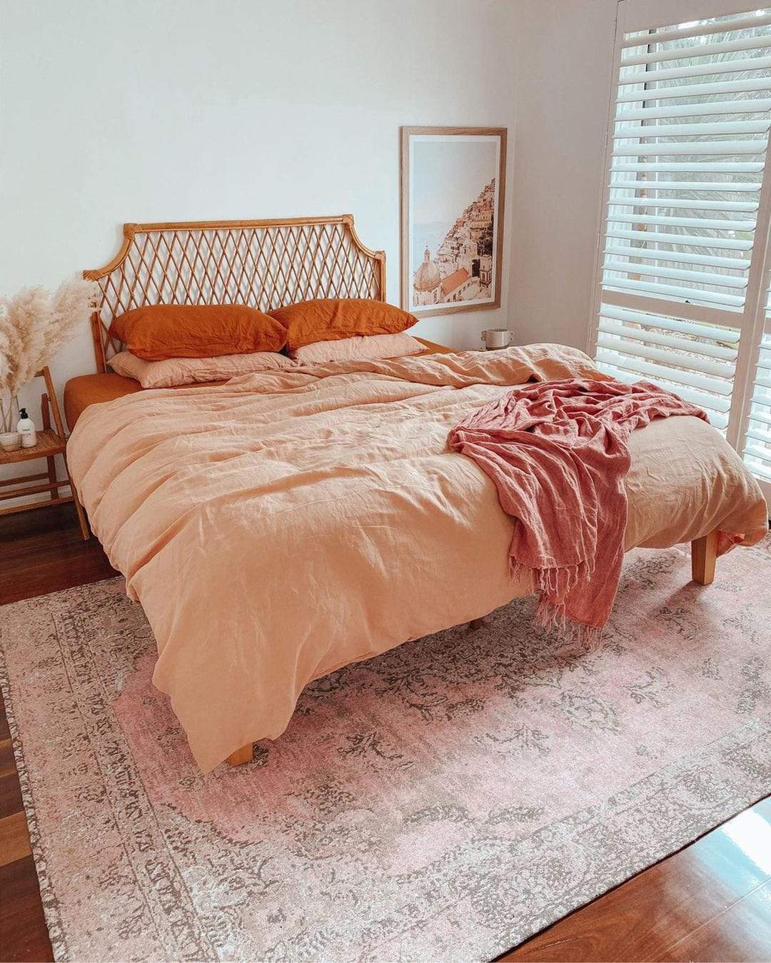 Sahara Turkish Style Pink Distressed Medallion Rug