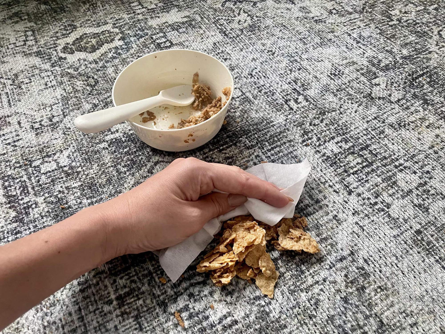 Santi Green and Grey Traditional Distressed Washable Rug