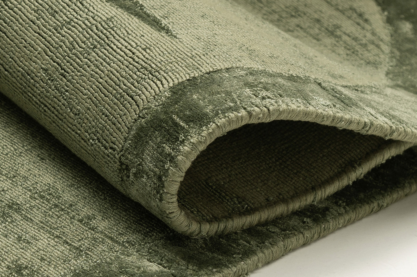 Sefina Green Hourglass Viscose Rug