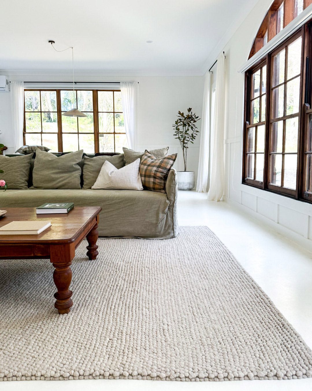 Simone Cream and Ivory Marble Looped Rug