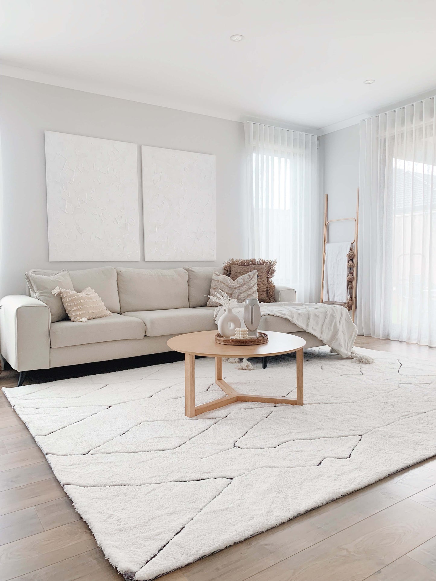Tahlee Cream and Charcoal Grey Tribal Shag Rug