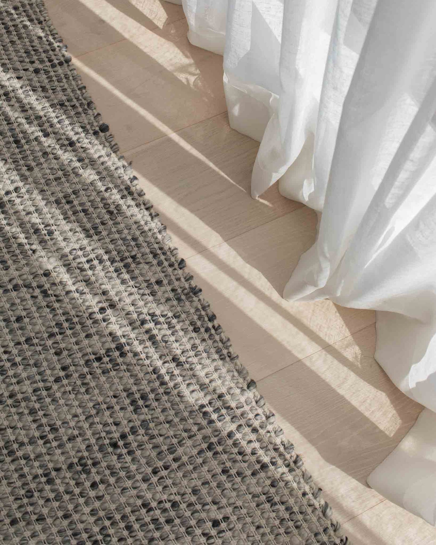 Vaasa Marbled Grey Chunky Wool Rug