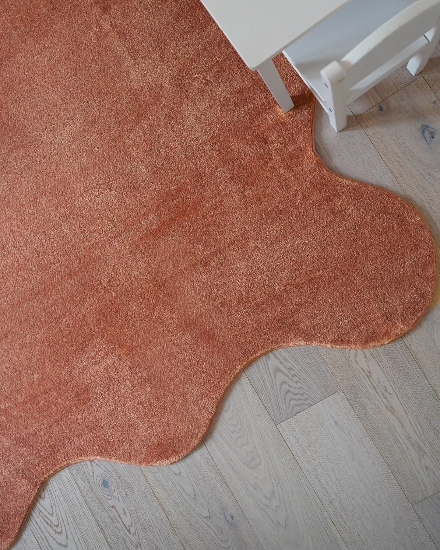 Vesta Red Scallop Washable Rug