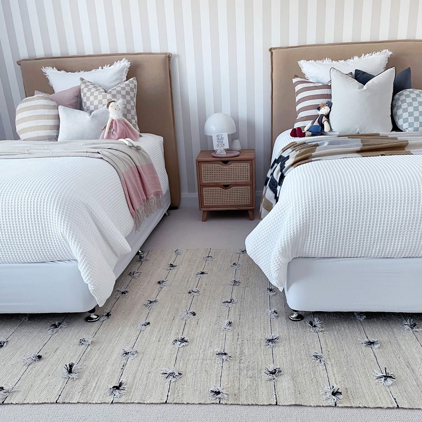 Willow Cream and Black Rug